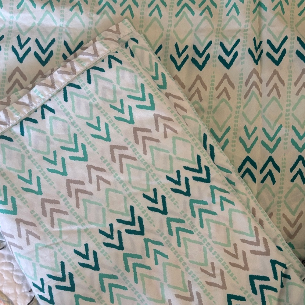 Chevron Pattern Bedding Set - Picture 4 of 4